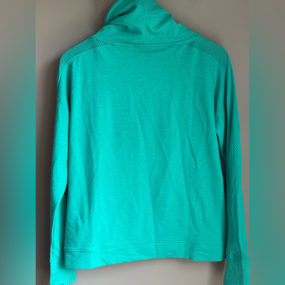 NWT Under Armour Women’s Cowl Neck Pullover Sweatshirt Green Size M - Picture 8 of 8